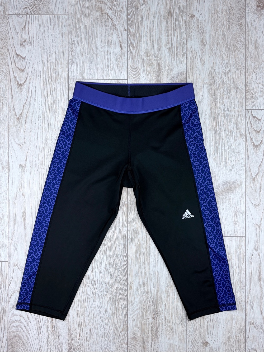 Adidas Techfit Size M Black Purple Print Medium Compression Capri Leggings